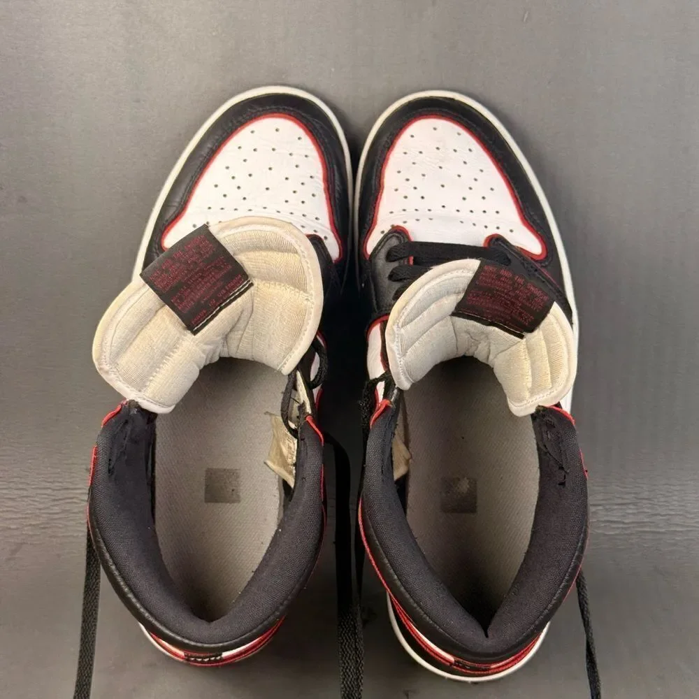 New Air Jordan 1 Retro High OG Bloodline athletic sneaker shoes men’s size 10.5